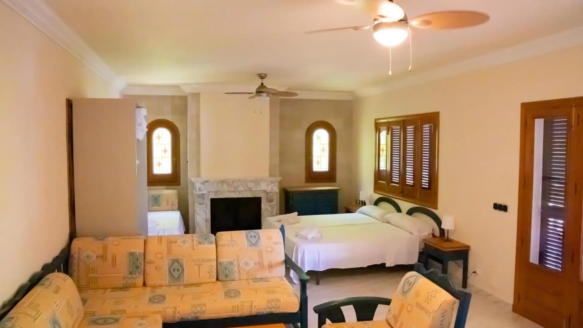 Sea Horse Oasis Apartment Playa de Muro  Spain